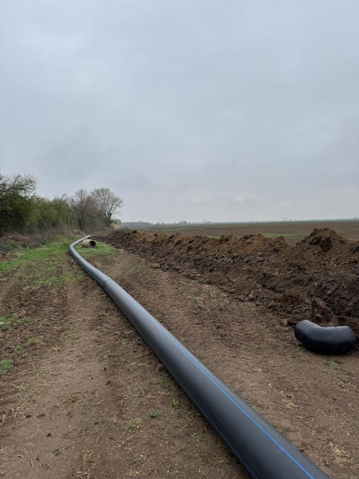 Полагане на водопроводно трасе — с. Мало Конаре